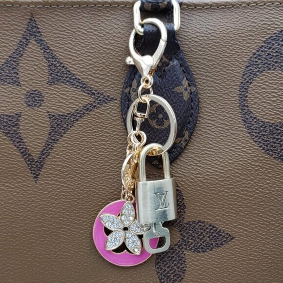 Authentic Louis Vuitton Lock & Key with Unbranded Flower Charm, Keychain - Picture 8 of 8